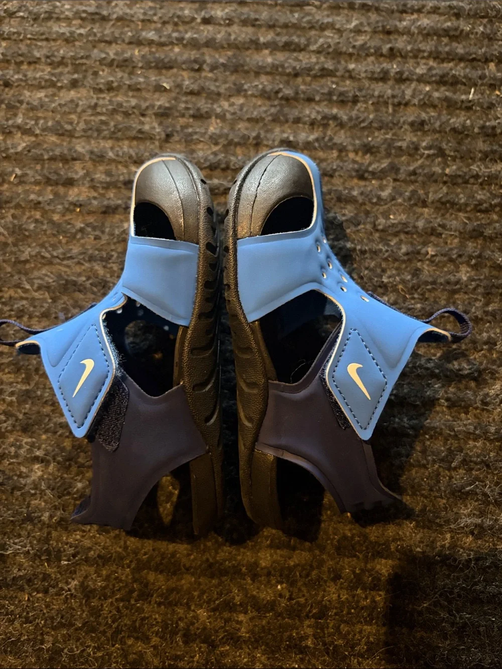 Nike Toddler Light Blue and Black Sandals